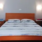 Sandra