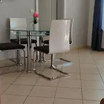 Sandra דירה ורסאר